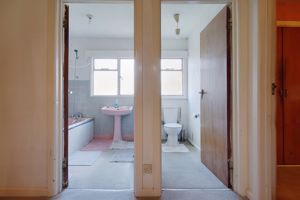 Bathroom/WC- click for photo gallery